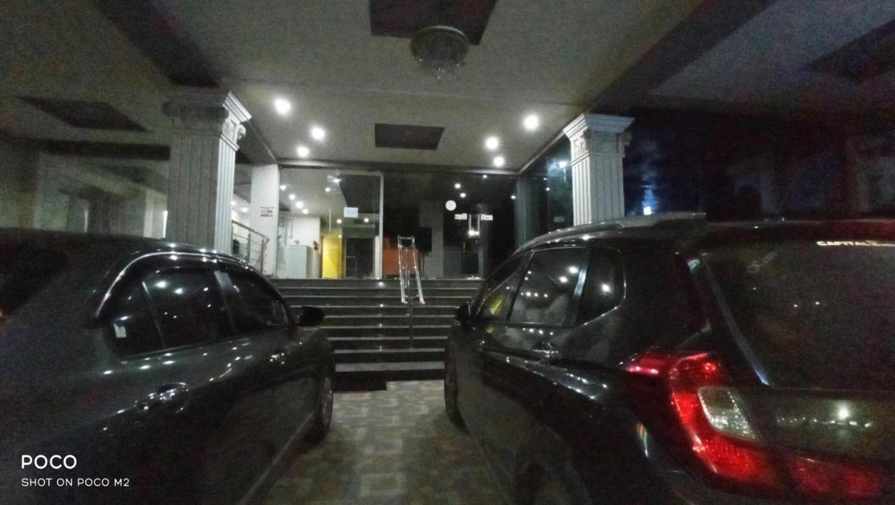 Hotel Jaidharshini Palace Kumbakonam Exterior foto